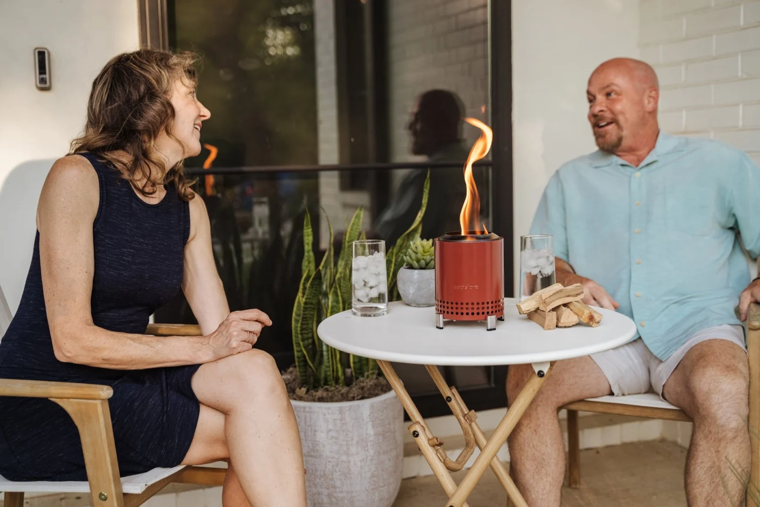 This New Tabletop Fire Pit Burns Wood And Lets You Make S’mores At Your Patio Table