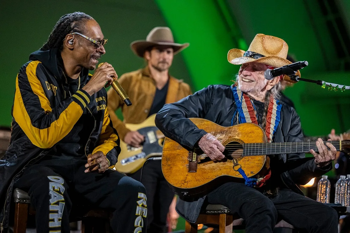Snoop Dogg, Chris Stapleton roll up for Willie Nelson's 90th birthday concert celebration